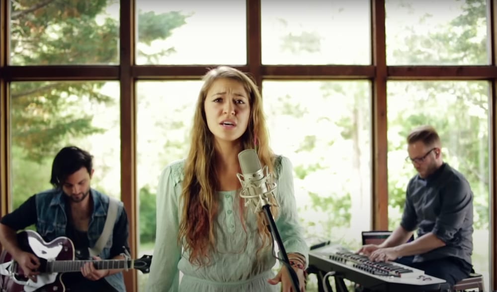 Behold! The Holidays Hath Arrived, says this Lauren Daigle Christmas album post image